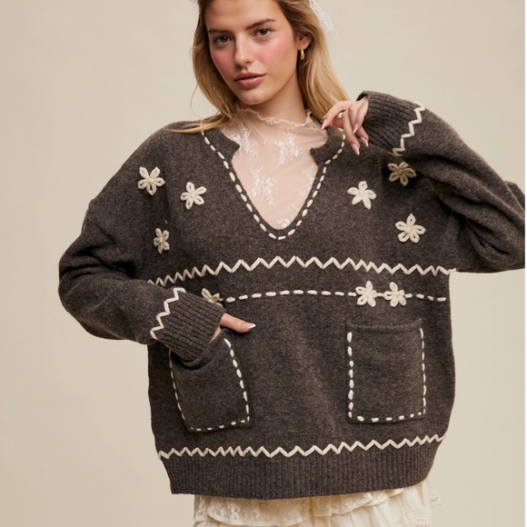 Listicle “ Elena “ Listicle 3D Floral Appliqué Sweater 86 - Picture 1 of 6
